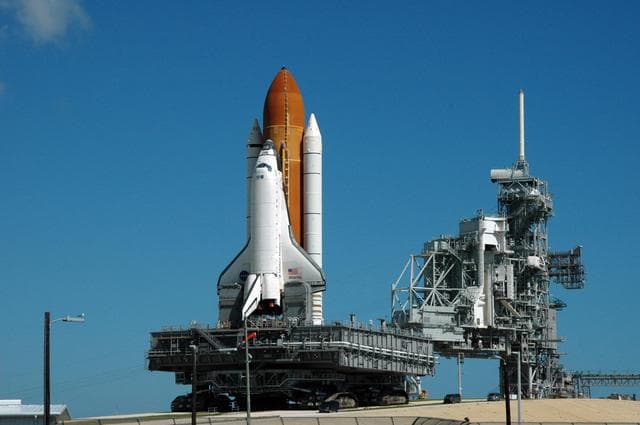 NASA image: KSC-06pd1983
