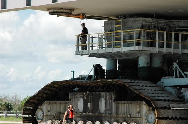 NASA image: KSC-06pd1986
