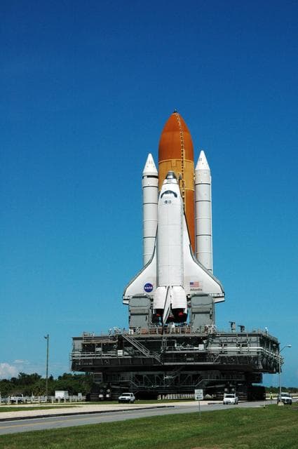 NASA image: KSC-06pd1990