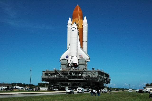 NASA image: KSC-06pd1991