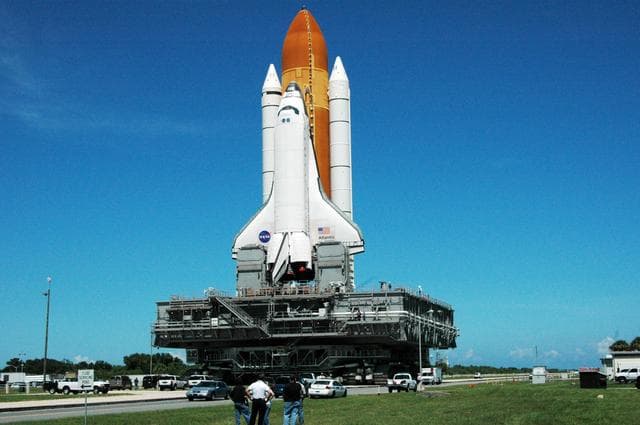 NASA image: KSC-06pd1992