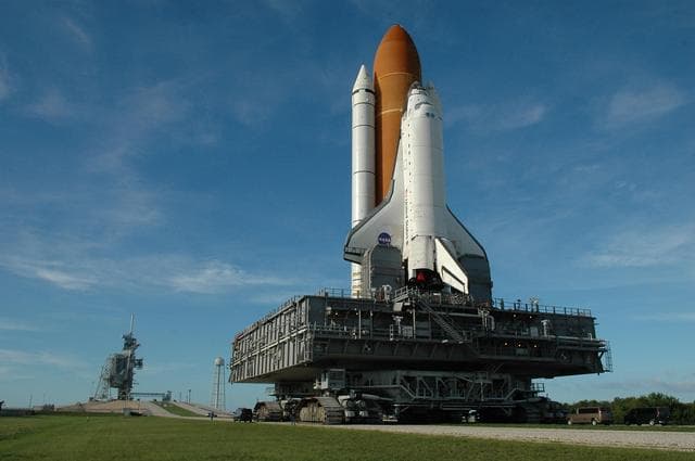 NASA image: KSC-06pd1998