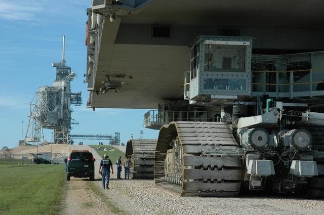 NASA image: KSC-06pd1999
