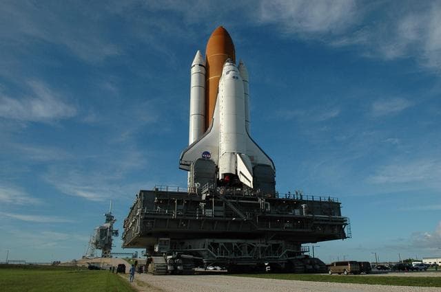 NASA image: KSC-06pd2000