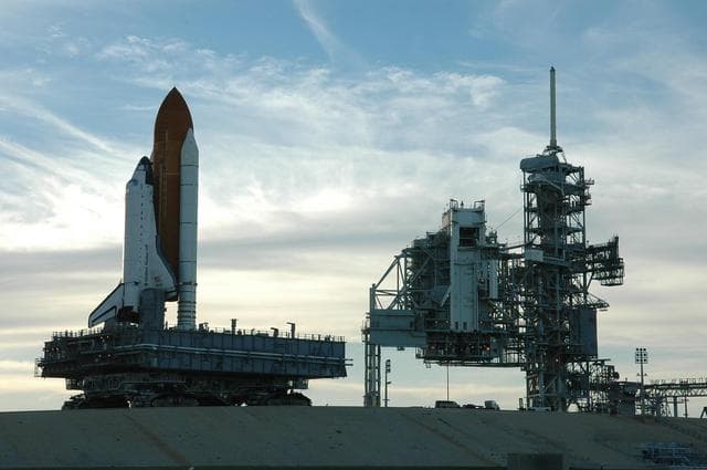 NASA image: KSC-06pd2004