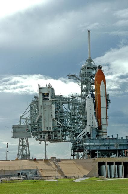 NASA image: KSC-06pd2043