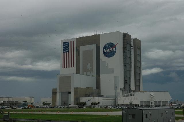 NASA image: KSC-06pd2068