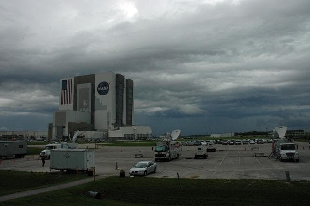 NASA image: KSC-06pd2071