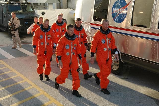 NASA image: KSC-06pd2089