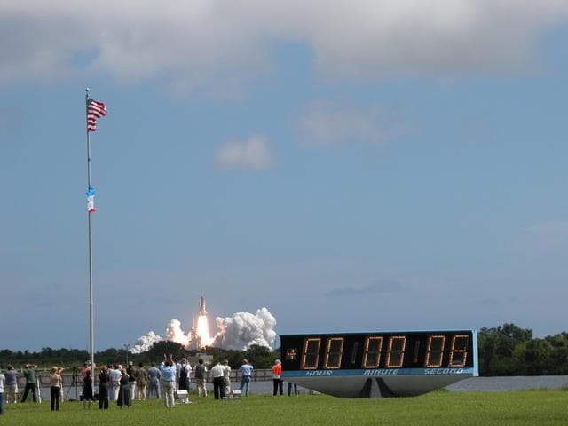 NASA image: KSC-06pd2110