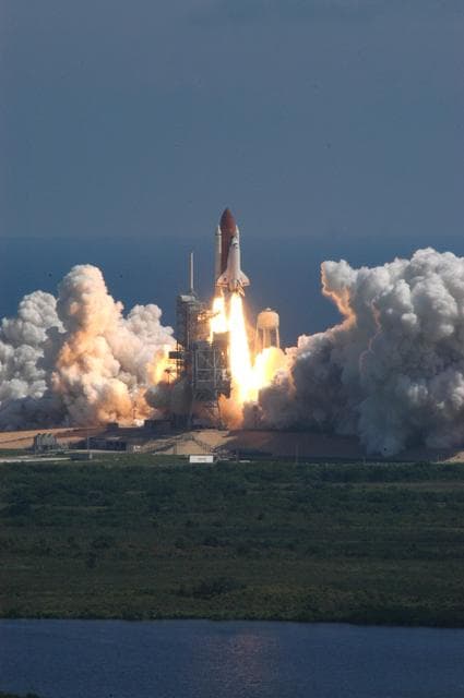 NASA image: KSC-06pd2113