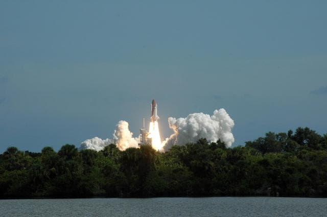 NASA image: KSC-06pd2118