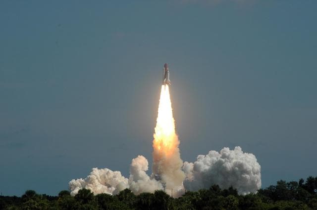NASA image: KSC-06pd2119