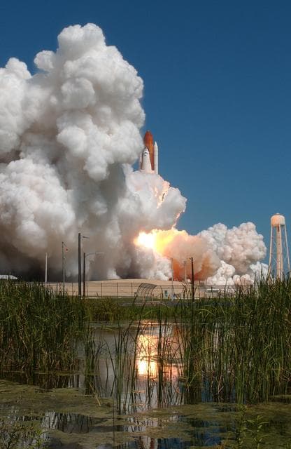 NASA image: KSC-06pd2125