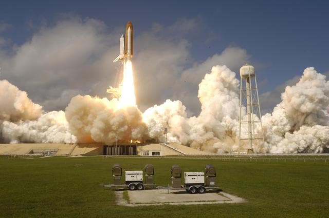 NASA image: KSC-06pd2129