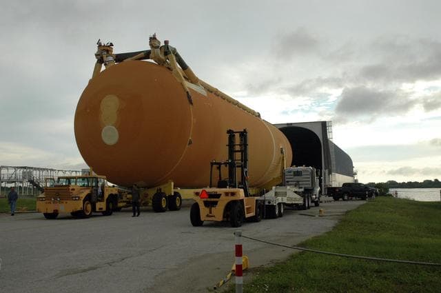 NASA image: KSC-06pd2177