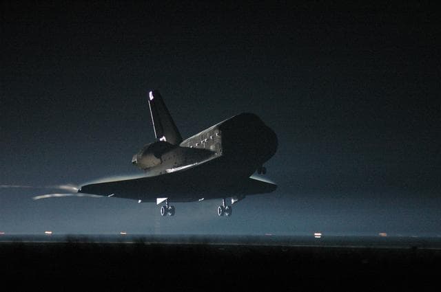 NASA image: KSC-06pd2184