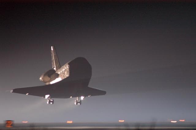 NASA image: KSC-06pd2188