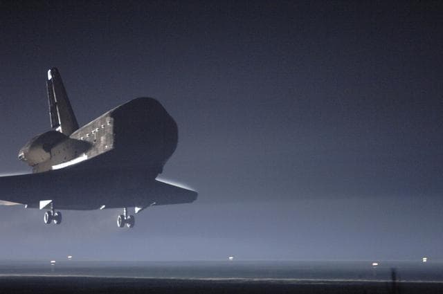 NASA image: KSC-06pd2190
