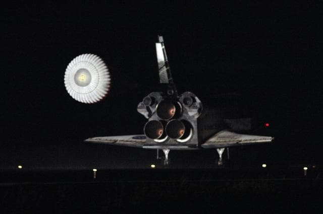 NASA image: KSC-06pd2192