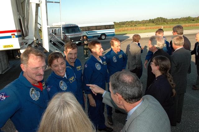 NASA image: KSC-06pd2198
