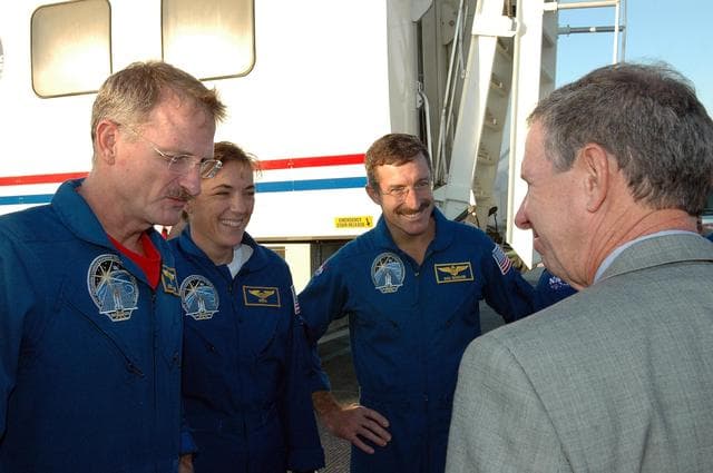 NASA image: KSC-06pd2200