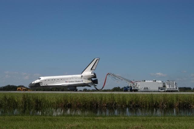 NASA image: KSC-06pd2208