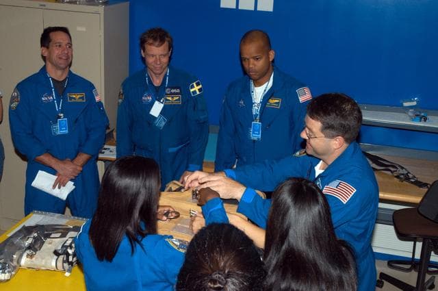 NASA image: KSC-06pd2236