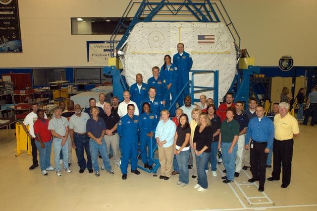 NASA image: KSC-06pd2238