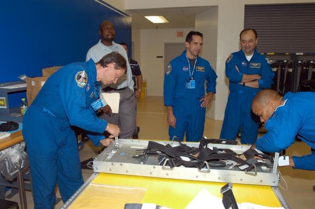 NASA image: KSC-06pd2243