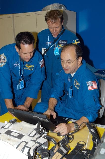NASA image: KSC-06pd2252