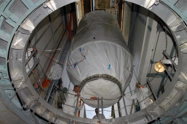 NASA image: KSC-06pd2272