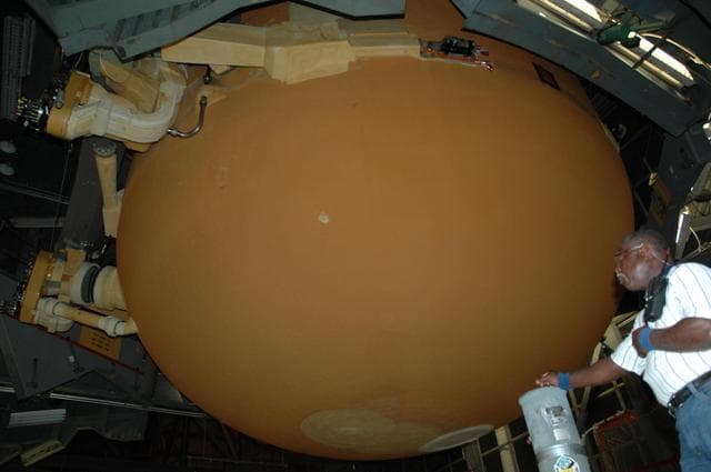 NASA image: KSC-06pd2284