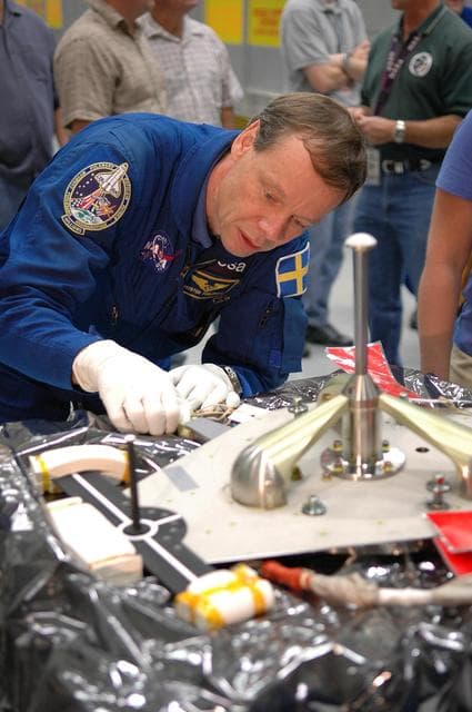 NASA image: KSC-06pd2331