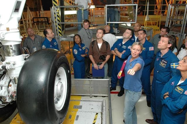 NASA image: KSC-06pd2341