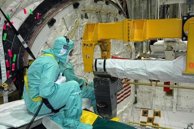 NASA image: KSC-06pd2368