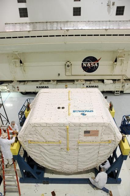 NASA image: KSC-06pd2443