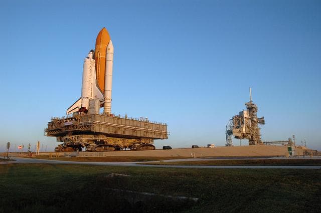NASA image: KSC-06pd2476