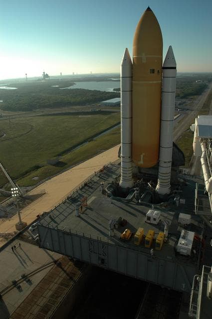 NASA image: KSC-06pd2482