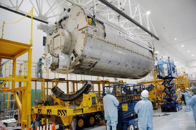 NASA image: KSC-06pd2503