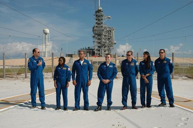 NASA image: KSC-06pd2559