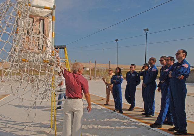 NASA image: KSC-06pd2571