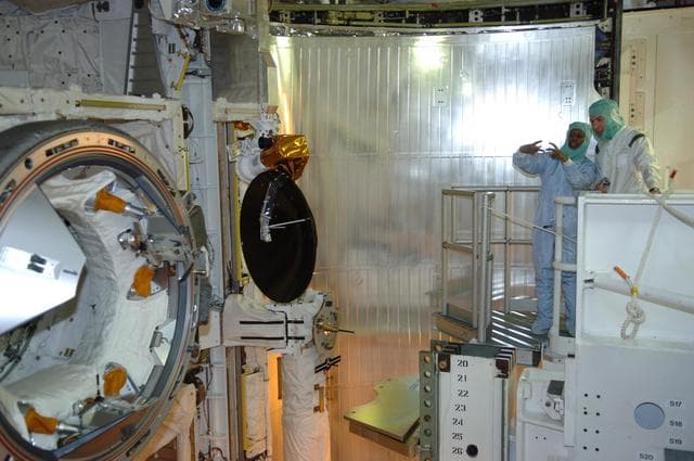 NASA image: KSC-06pd2578