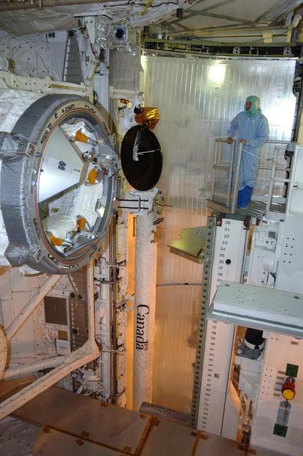NASA image: KSC-06pd2579