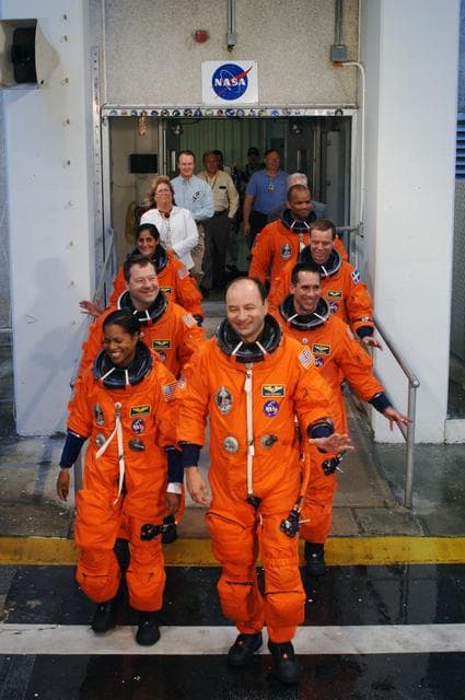 NASA image: KSC-06pd2595