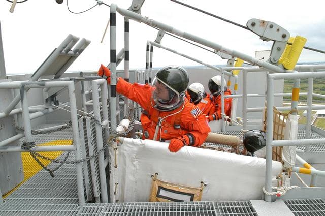 NASA image: KSC-06pd2609