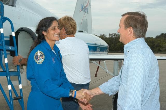 NASA image: KSC-06pd2632
