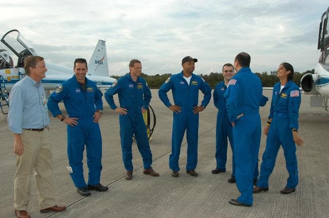 NASA image: KSC-06pd2633