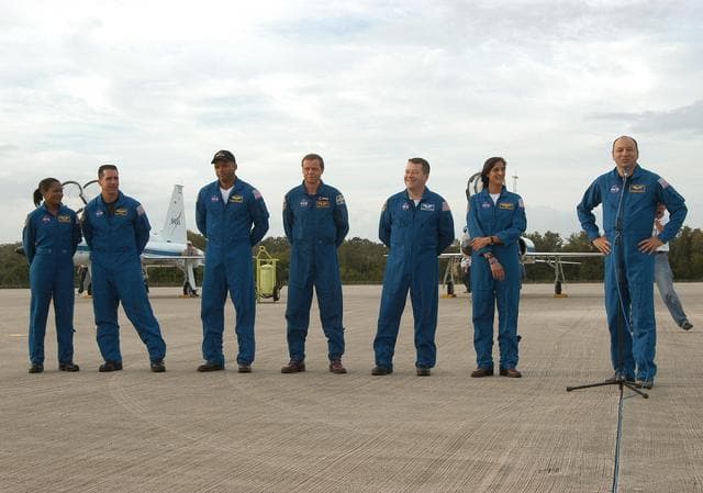 NASA image: KSC-06pd2635