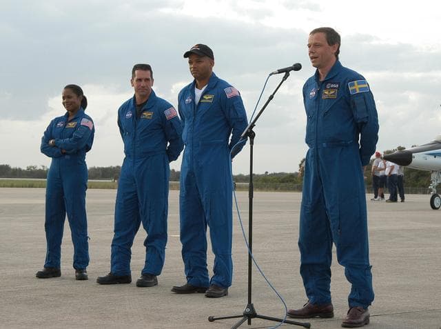 NASA image: KSC-06pd2639